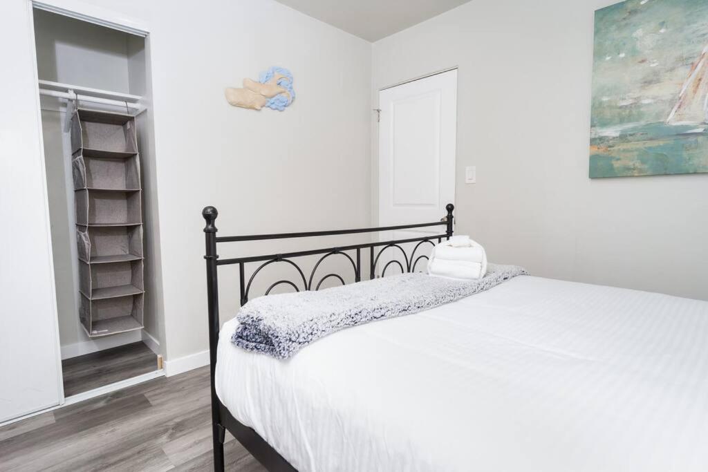 Holiday home Point Loma Escape - Walk To The Harbor Restaurants & Shops W Parking San Diego